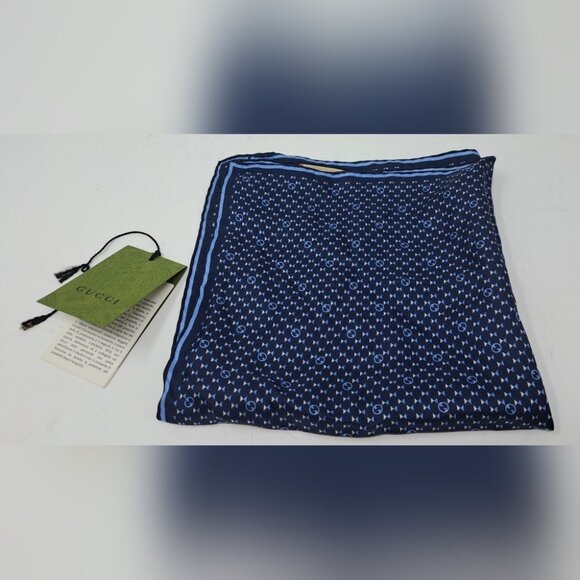 Gucci Men's Pocket Square Navy Blue 100% Silk Tie Accessory Italy 45cm x  45xm - Picture 1 of 9